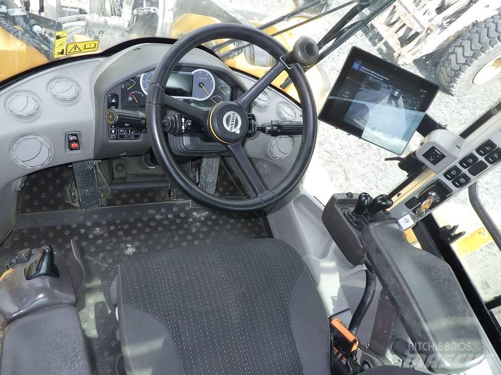 Volvo L 220 H Gumikerekes homlokrakodók