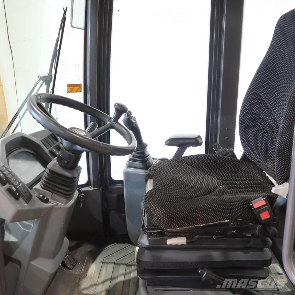 Volvo L30G Gumikerekes homlokrakodók