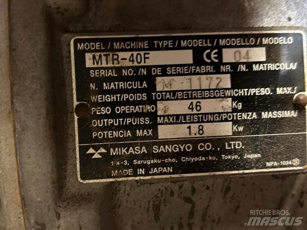 Mikasa MTR-40F Vibrátorok