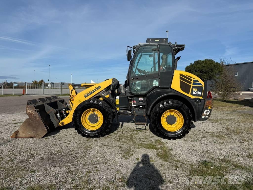 Komatsu WA 100M-7 Gumikerekes homlokrakodók