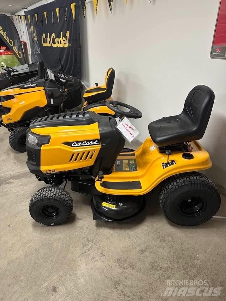 Cub Cadet LT 2 NS92 Ráülős fűnyírók
