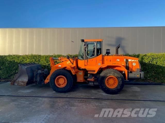 Doosan DL 200 Gumikerekes homlokrakodók