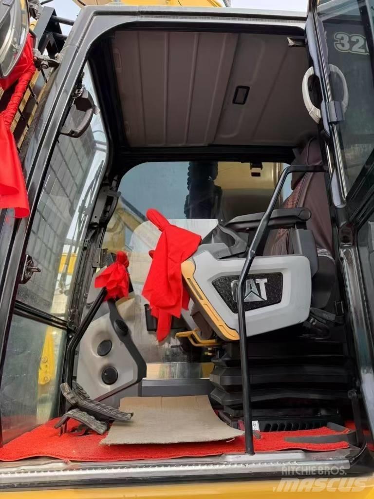 CAT 320GC Lánctalpas kotrók
