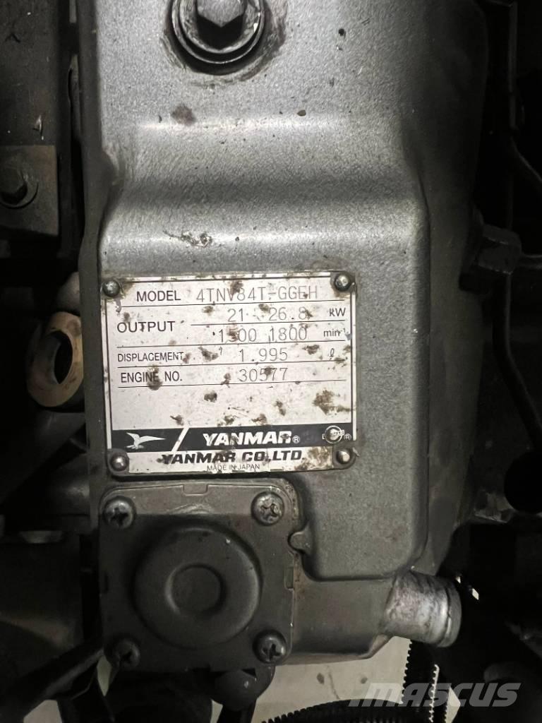 Yanmar 4TNV84T-GGEH Mini kotrók < 7t