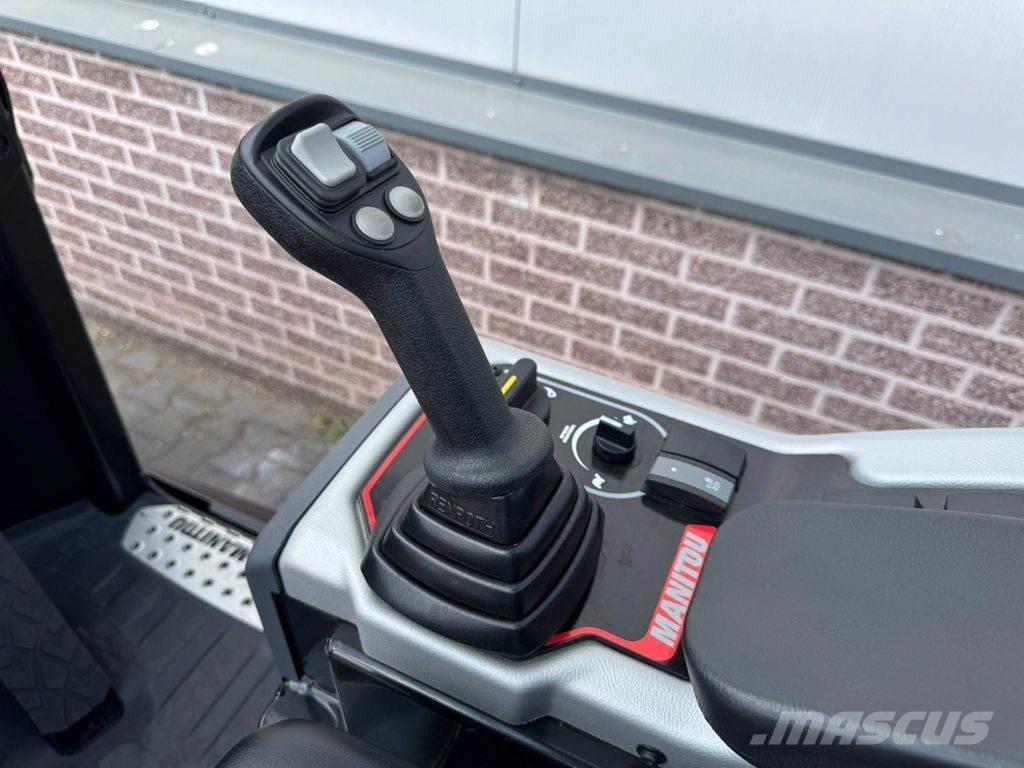 Manitou MLA 5-50 Gumikerekes homlokrakodók