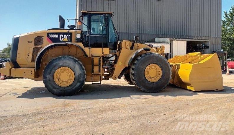 CAT 980 M Gumikerekes homlokrakodók