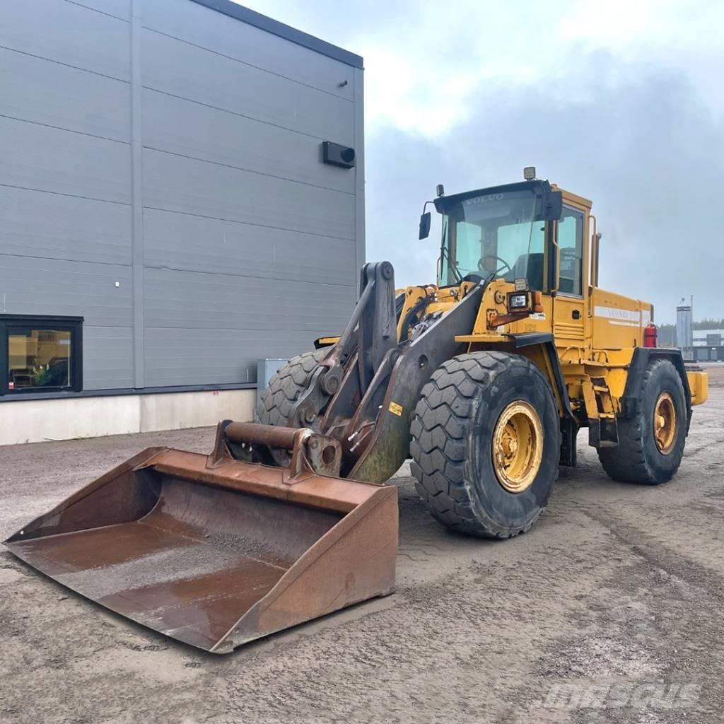 Volvo L 120 C Gumikerekes homlokrakodók