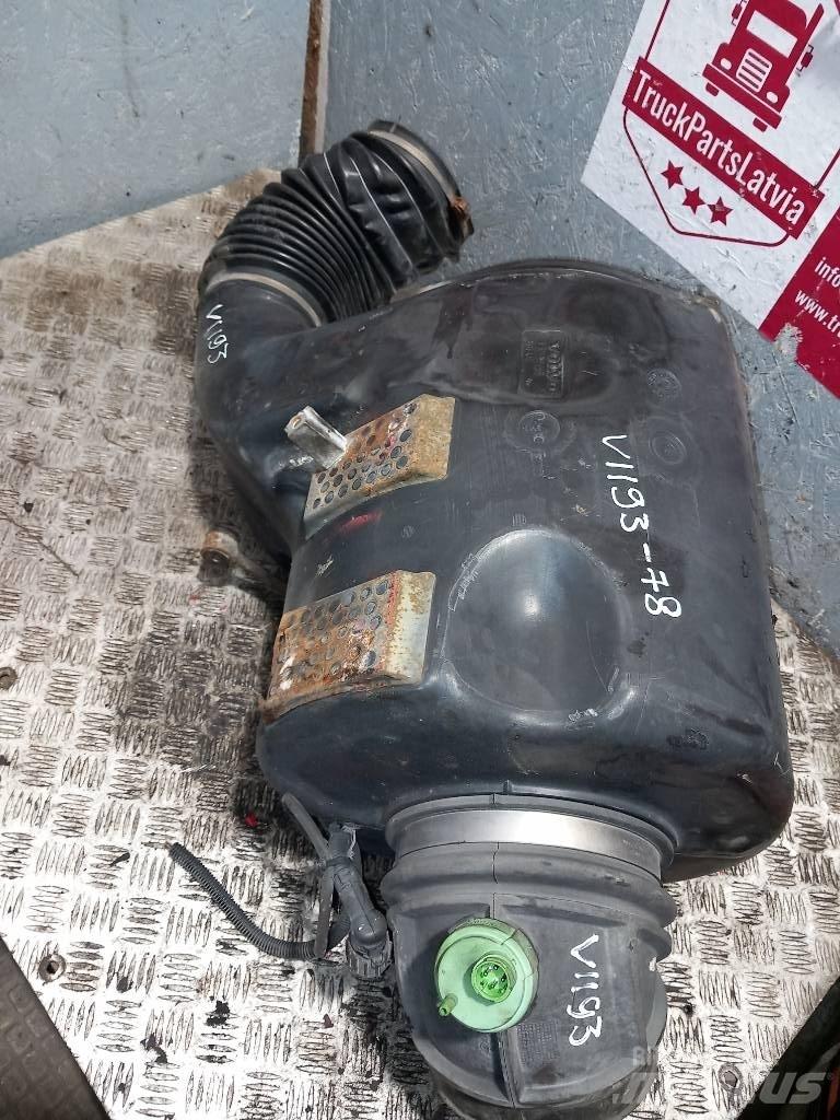 Volvo FH 12     3979505 Vezetőfülke és belső tartozékok