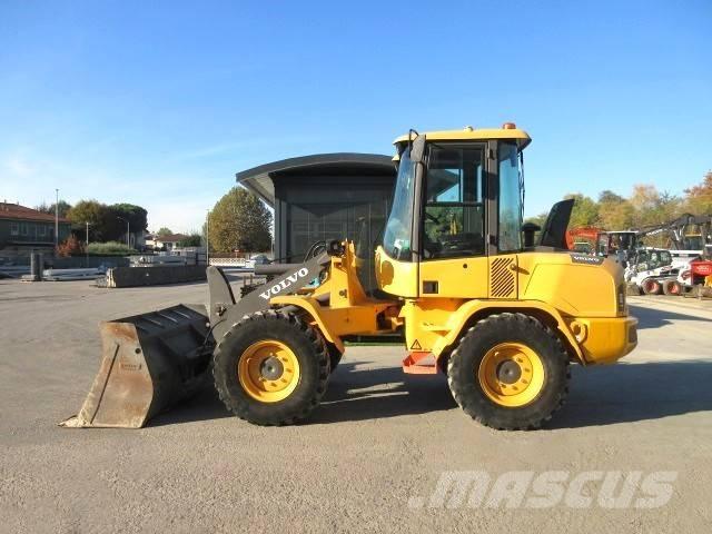 Volvo L 30 GS Gumikerekes homlokrakodók