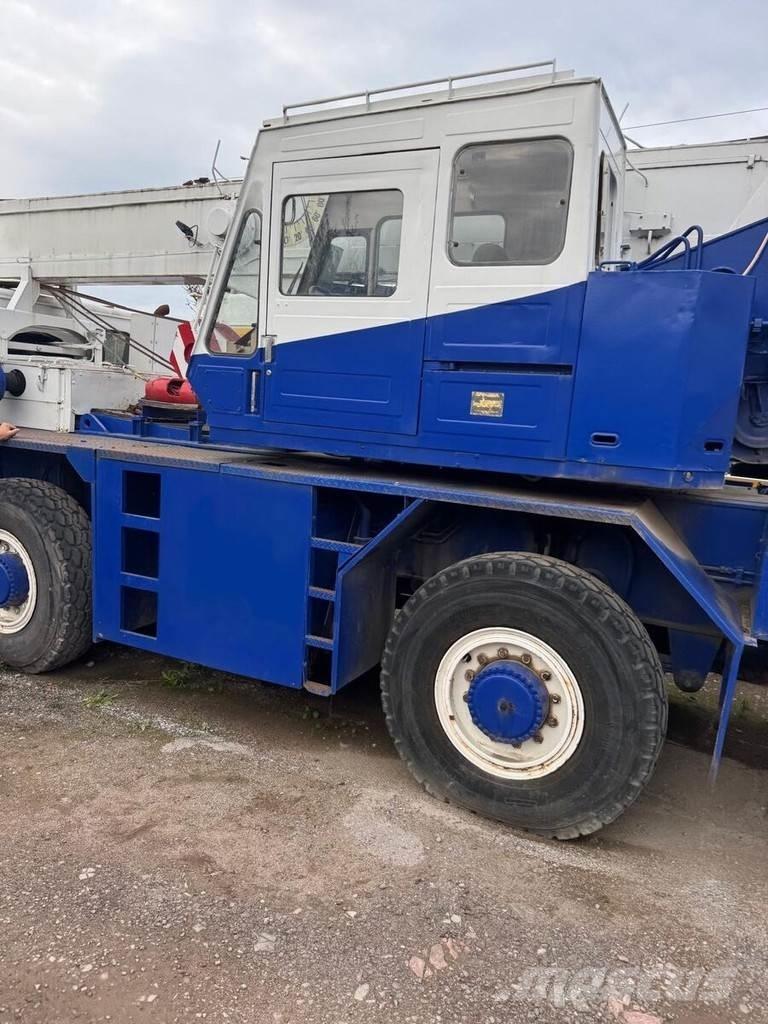 Tadano AR 300E Darus teherautók