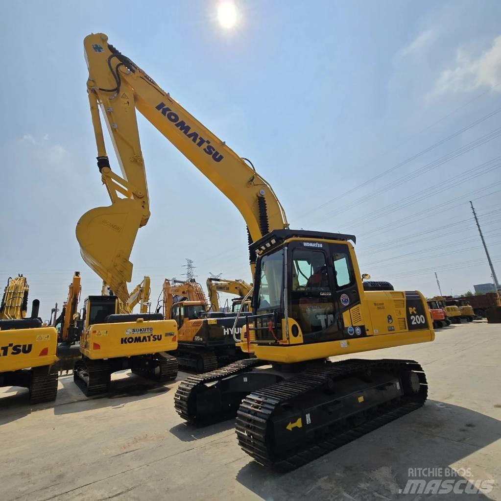 Komatsu PC 200-8 Lánctalpas kotrók