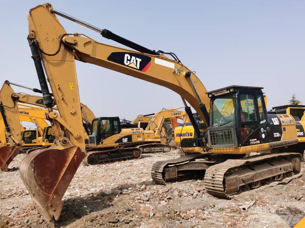 CAT 323 D L Lánctalpas kotrók