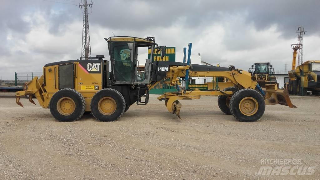 CAT 140 M Gréderek