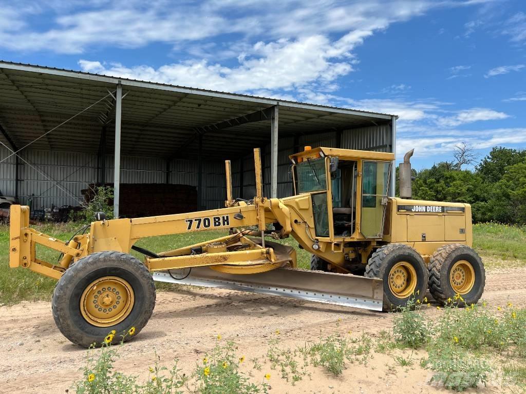 John Deere 770 BH Gréderek