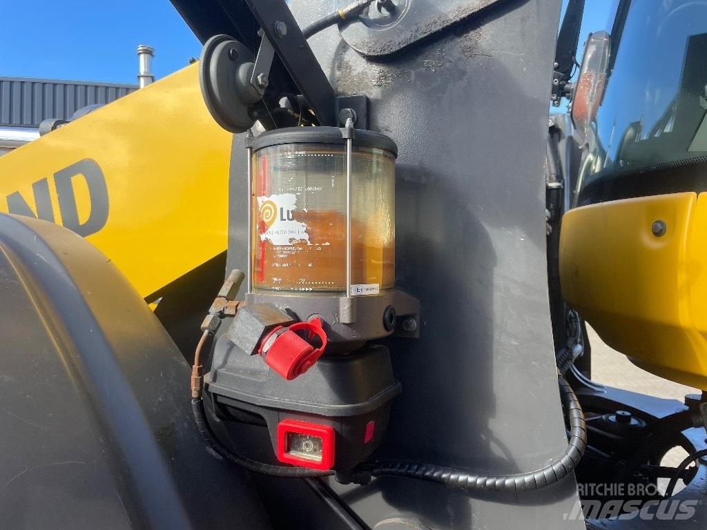 New Holland W 190 Gumikerekes homlokrakodók