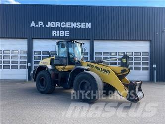 New Holland W 190 Gumikerekes homlokrakodók