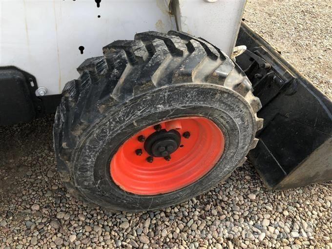 Bobcat S 300 Kompaktrakodók