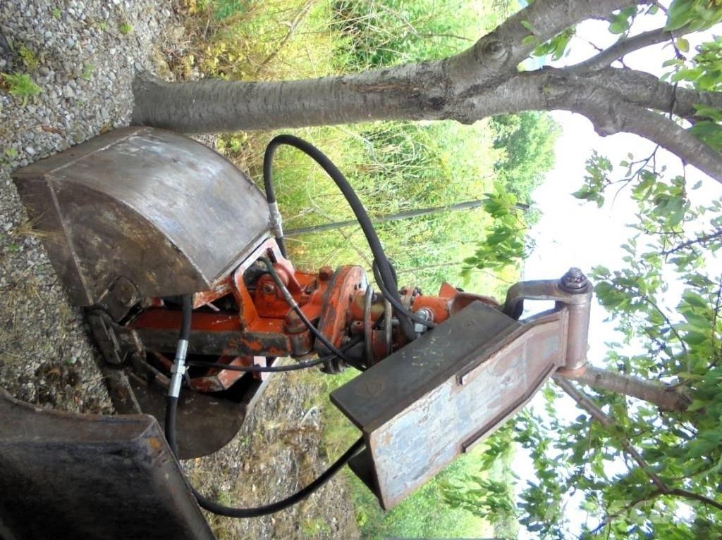 Atlas 1604 K Gumikerekes kotrók
