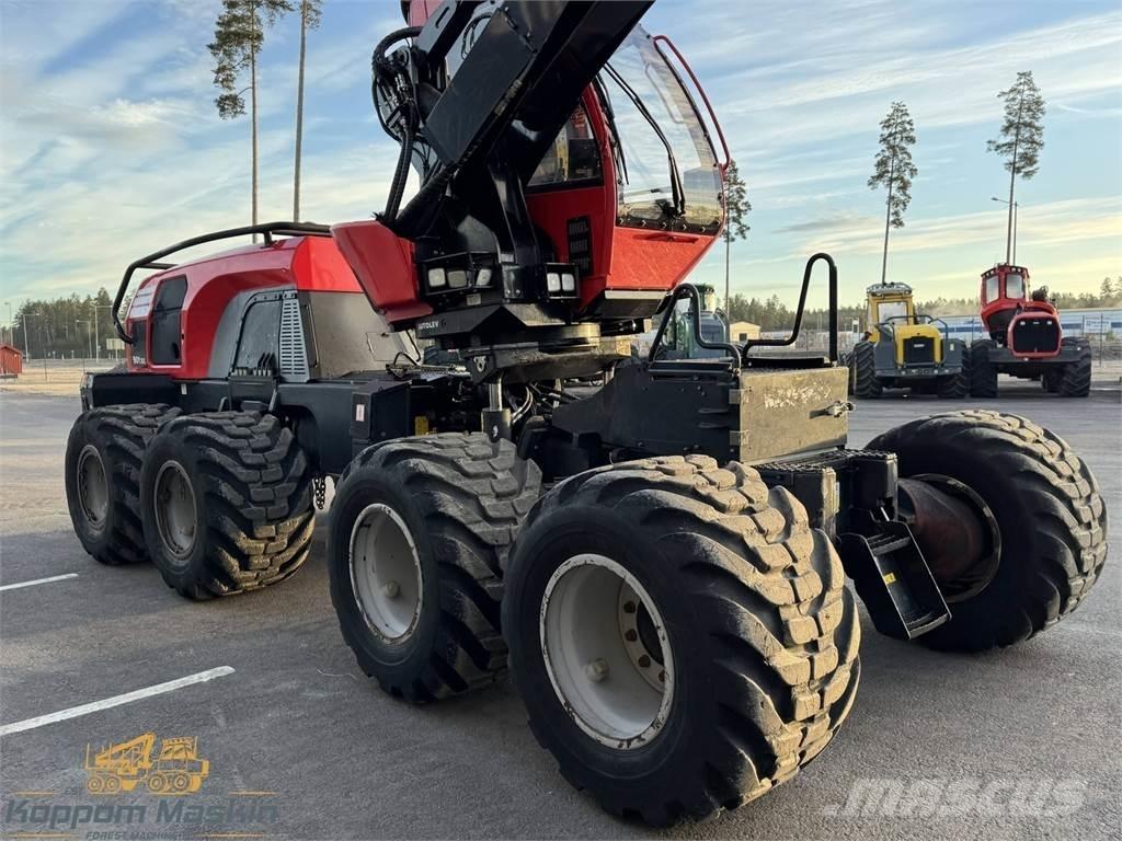 Komatsu 901XC Betakarítók