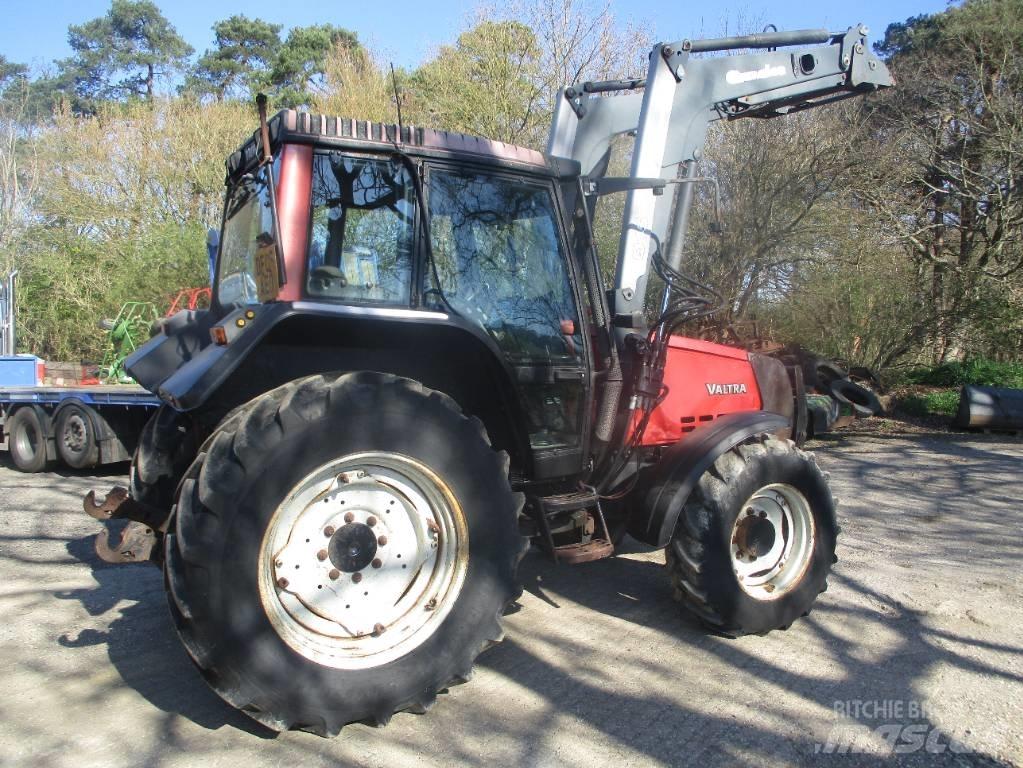 Valtra 6350 Traktorok