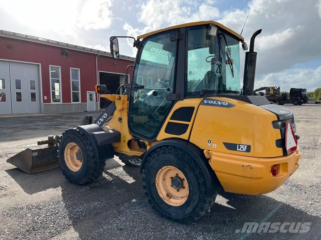 Volvo L 25 F Gumikerekes homlokrakodók