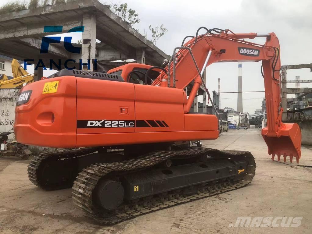 Doosan DX 225 LC Lánctalpas kotrók