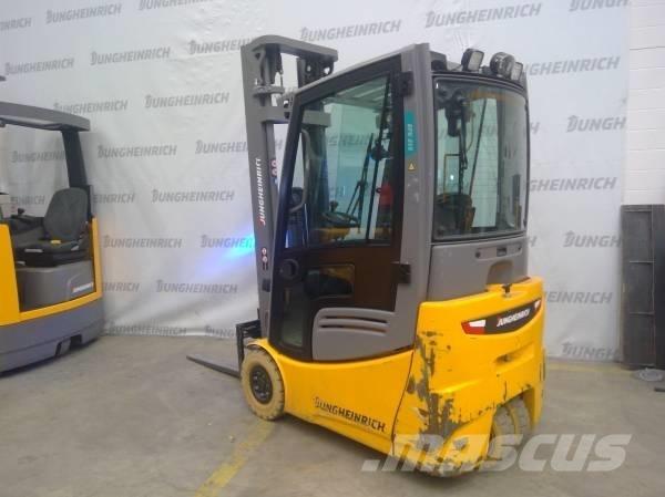 Jungheinrich EFG 215 Elektromos targoncák