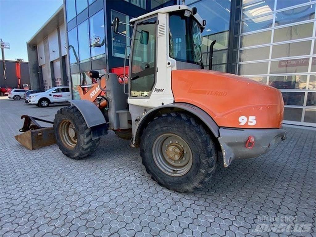Atlas AR95 Univerzális rakodók