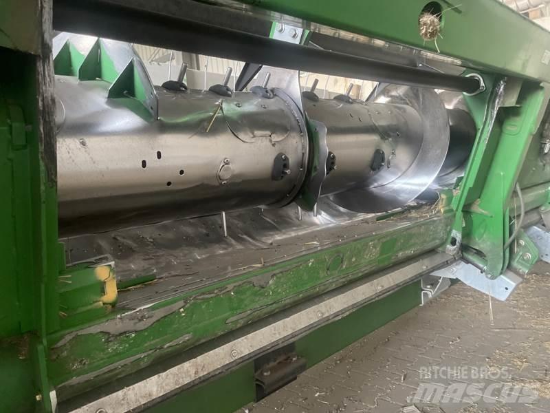 John Deere 635 X Betakarító fejek