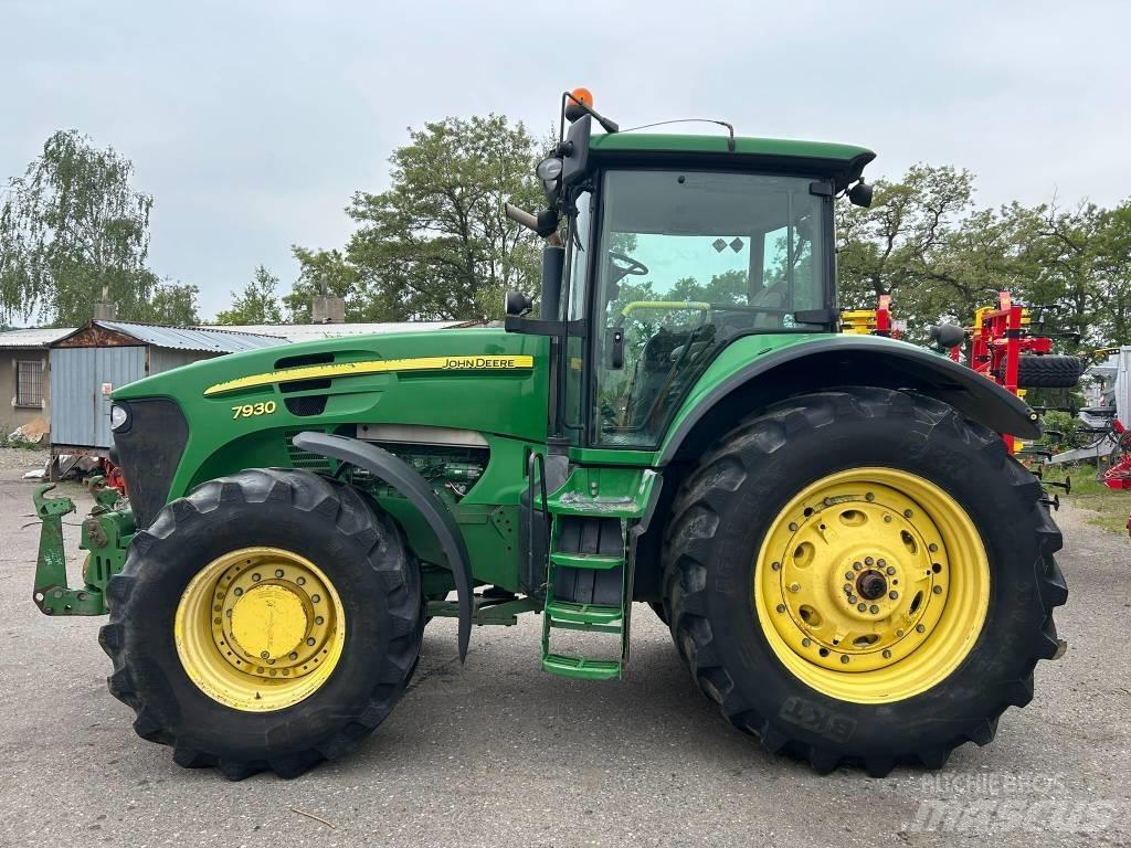 John Deere 7930 Traktorok