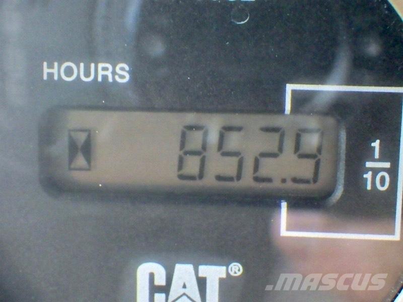 CAT 910 H Gumikerekes homlokrakodók