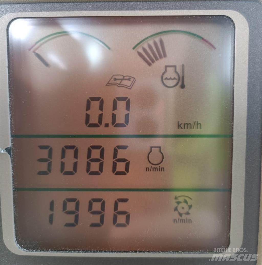 John Deere 7300 Önjáró szecskázók
