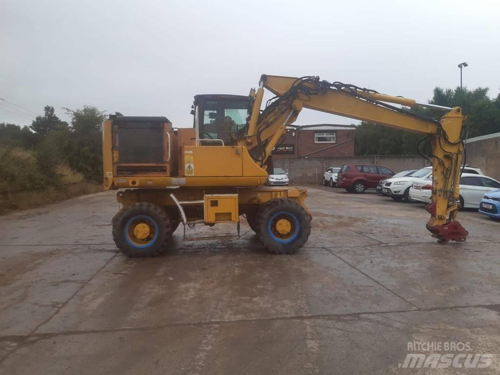 CASE WX 170 Gumikerekes kotrók