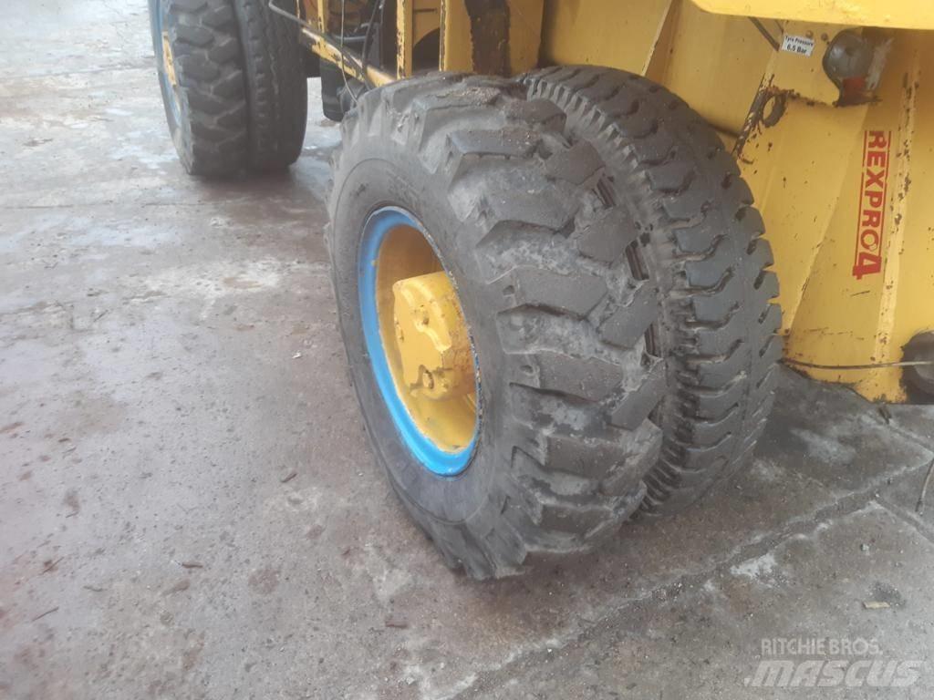 CASE WX 170 Gumikerekes kotrók