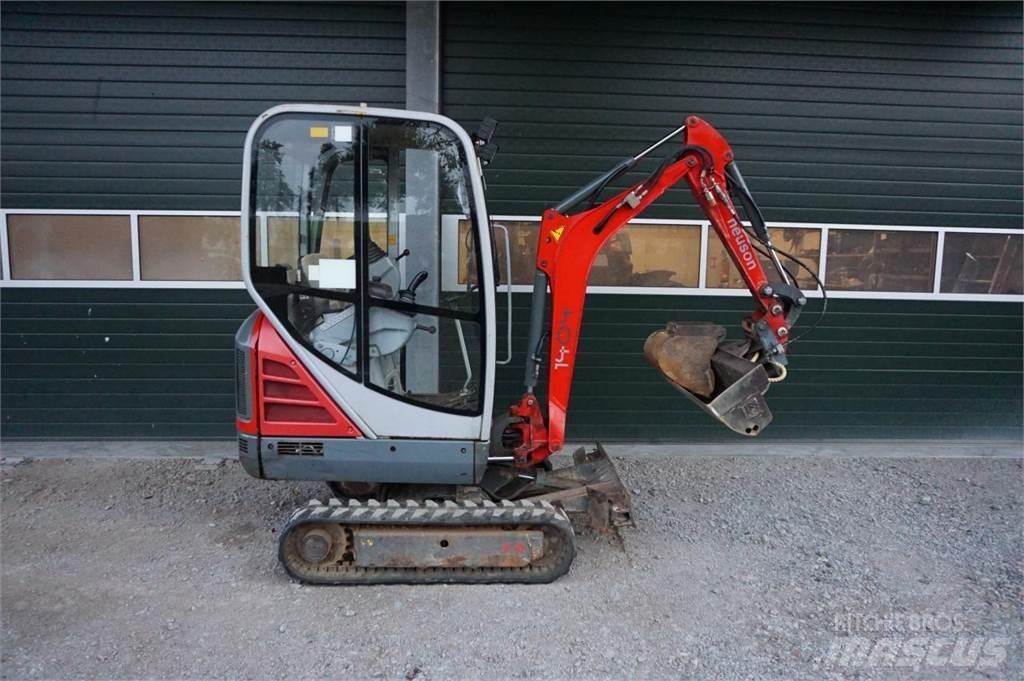 Neuson 1404 Gumikerekes kotrók