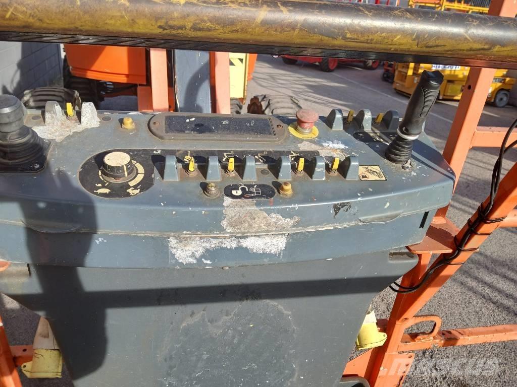 JLG 450 AJ Karos emelők