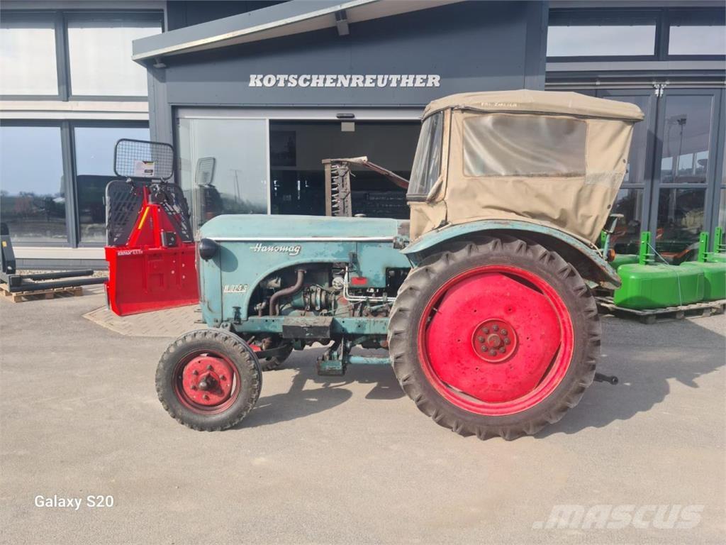 Hanomag R 324 SA Traktorok