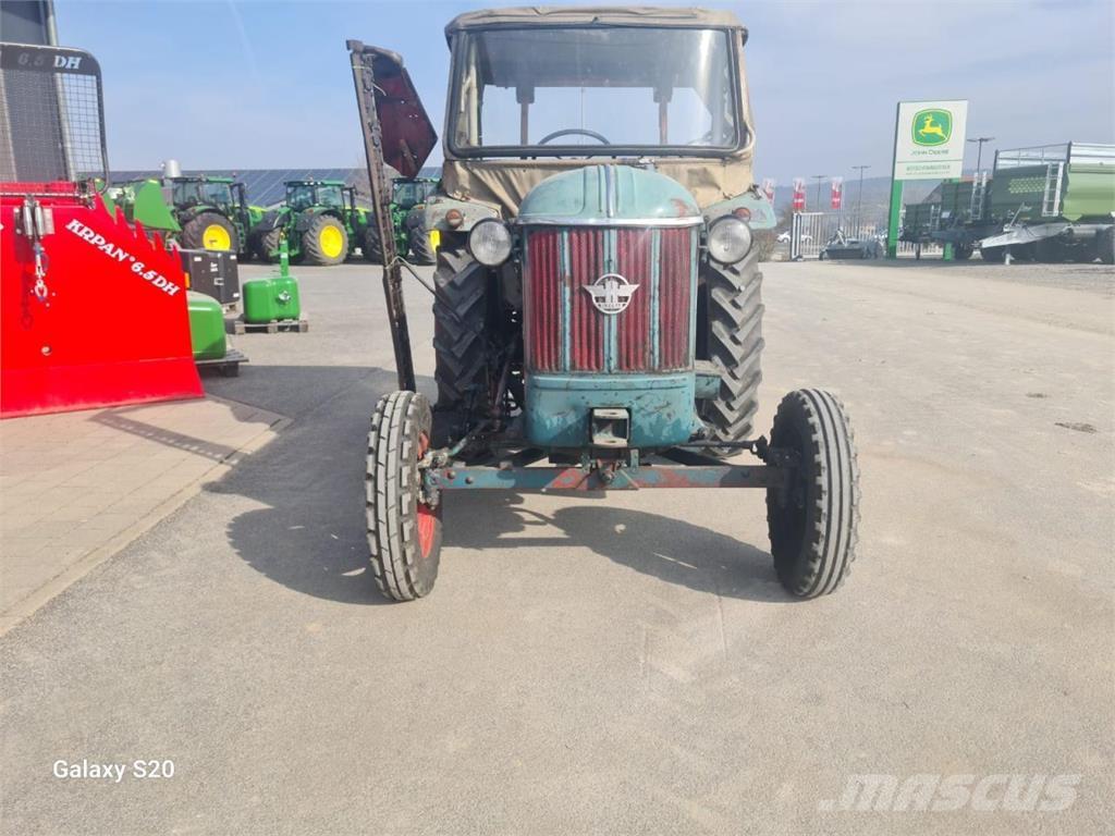 Hanomag R 324 SA Traktorok