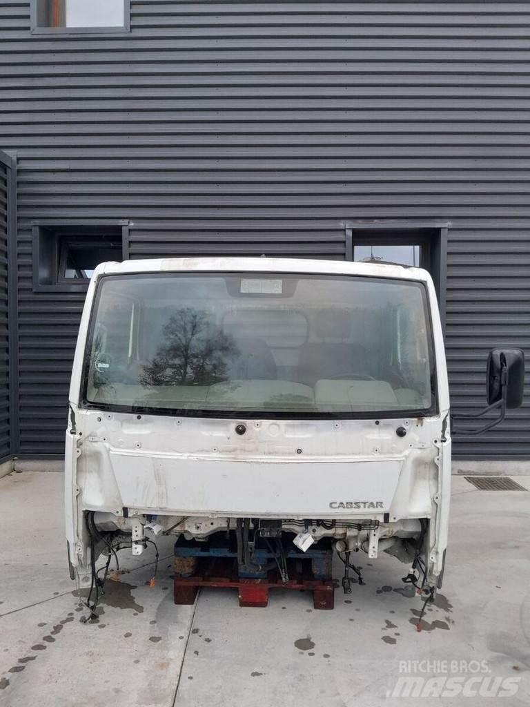 Nissan Cabstar Vezetőfülke és belső tartozékok