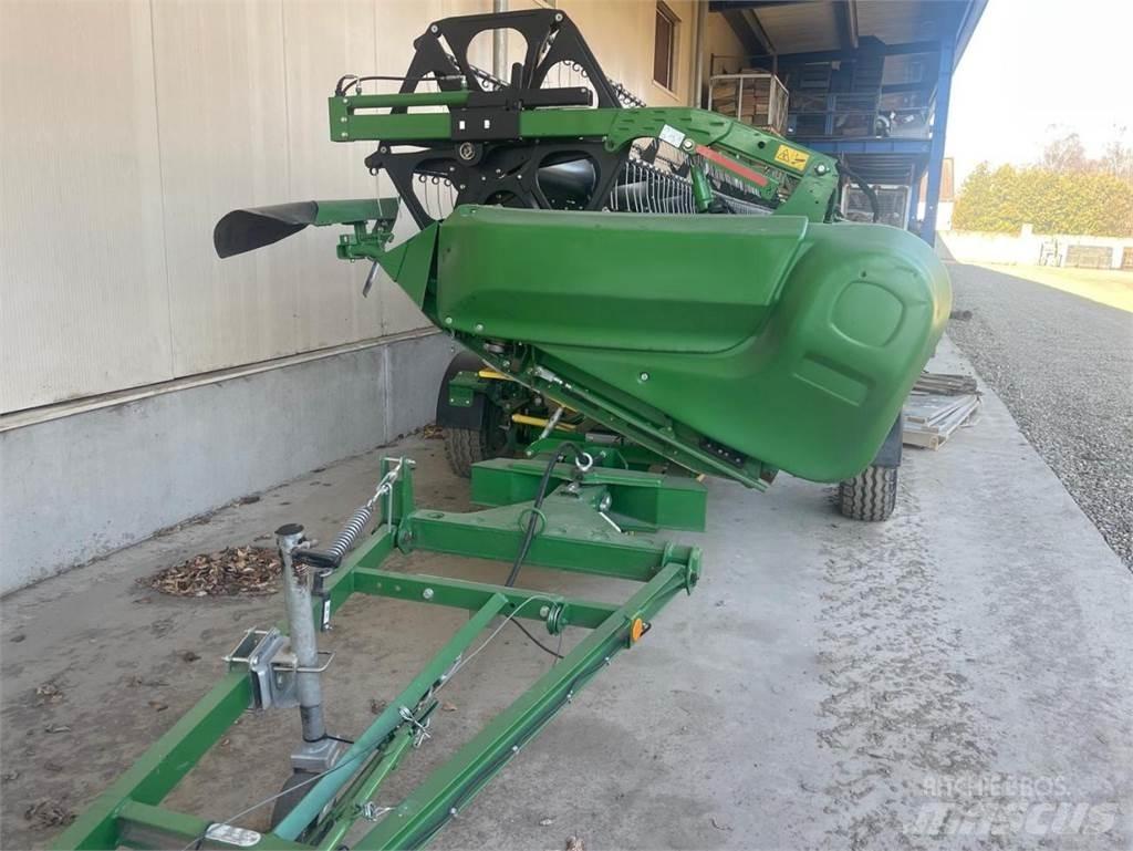 John Deere S690i Kombájnok