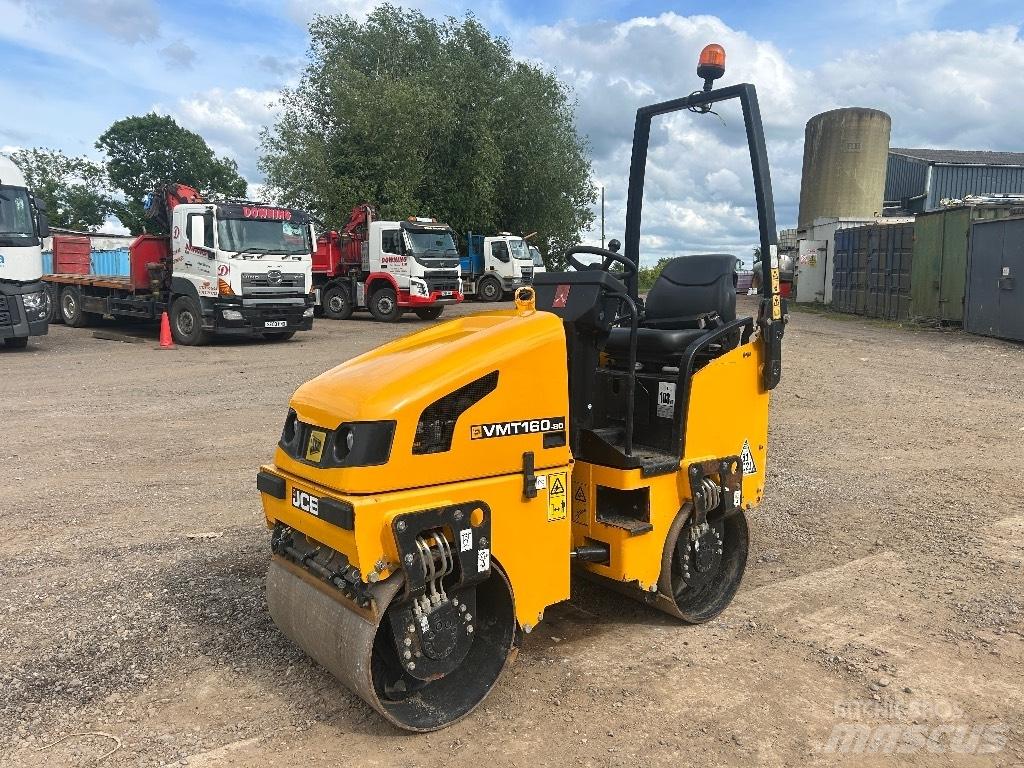 JCB VMT160-80 Ikerdobos hengerek