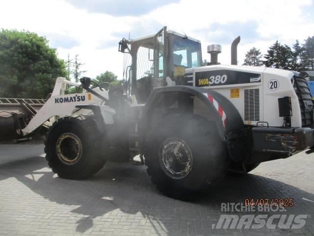 Komatsu WA 380 Gumikerekes homlokrakodók