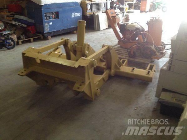 CAT 140H/160H Ripper Építőipar - Egyebek