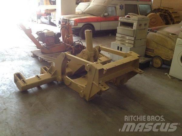 CAT 140H/160H Ripper Építőipar - Egyebek