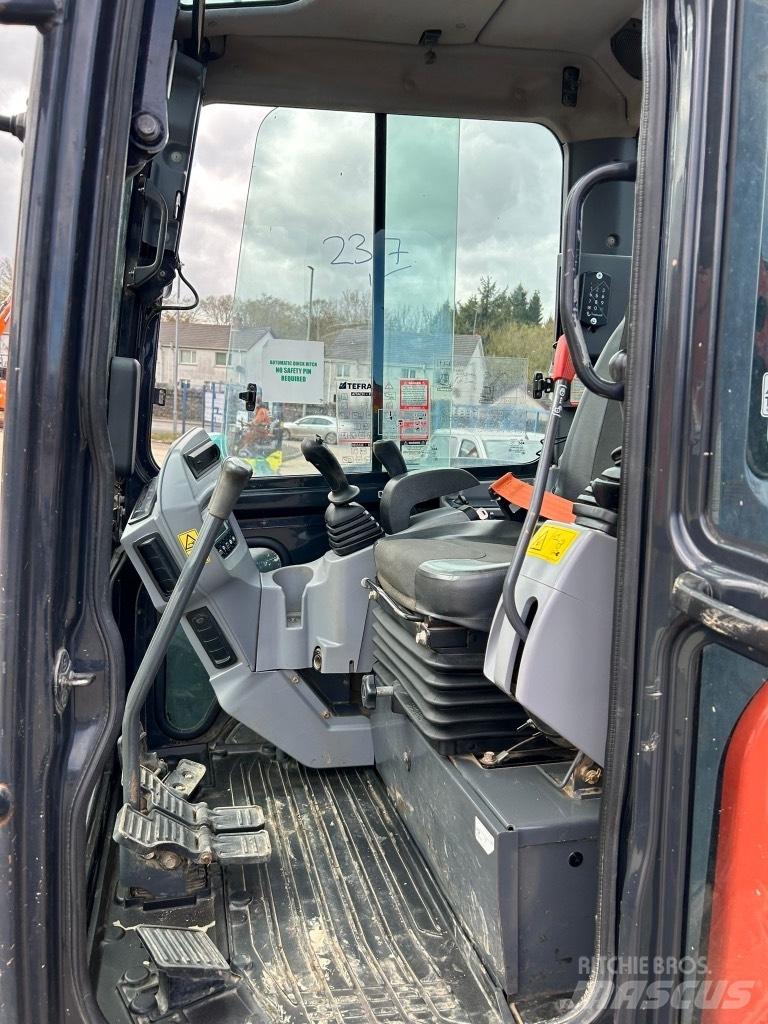 Kubota U48-4 Mini kotrók < 7t
