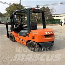 Toyota 02-7 FD F 30 Dízel targoncák