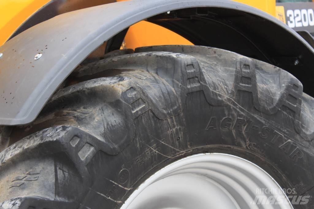 JCB Fastrac 3200 Traktorok