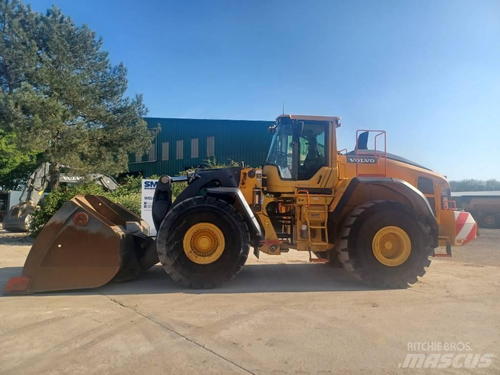 Volvo L 260 H Gumikerekes homlokrakodók