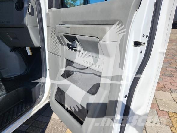 Ford E450 Építőipar - Egyebek