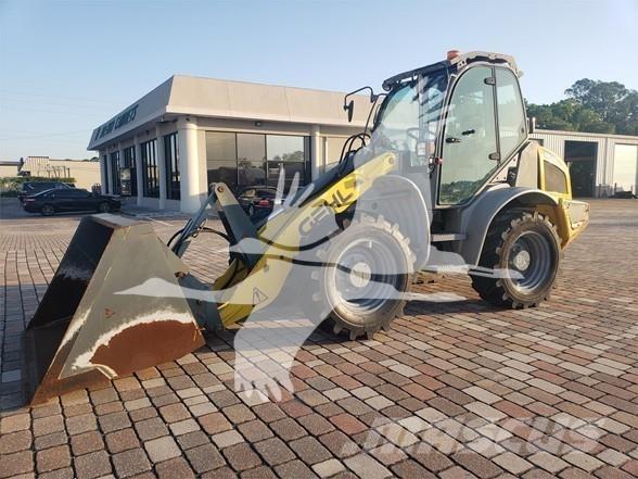Gehl AWS46 Gumikerekes homlokrakodók